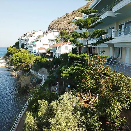 Kiveri Luxurious Seaside Apartment Exterior photo