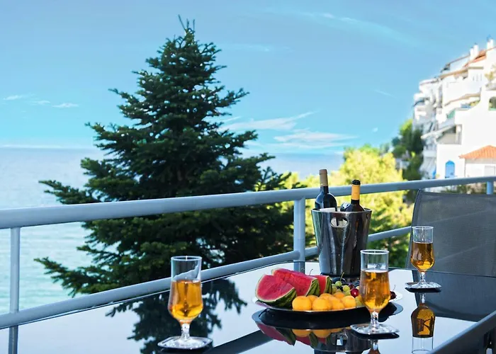 Kiveri Luxurious Seaside Apartment